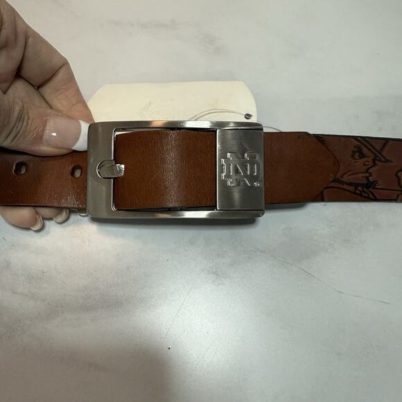 Eagles Wings NOTRE DAME FIGHTING IRISH Leather Belt Size 44 Brown Adjustable NEW - Picture 4 of 6
